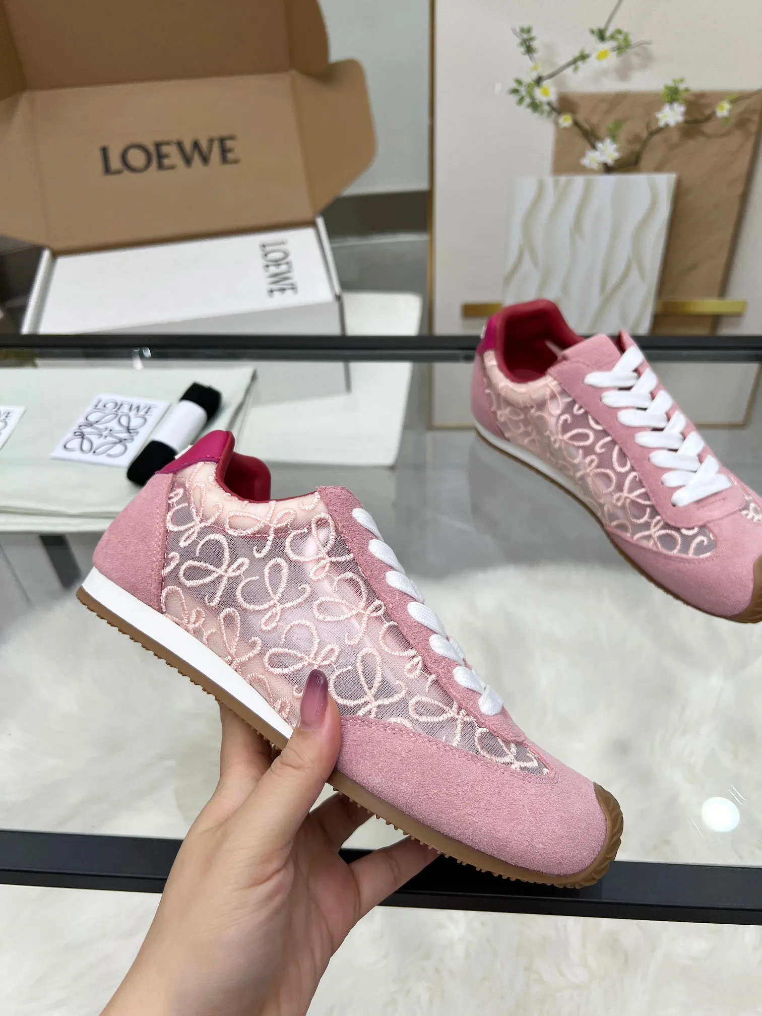 👟👟Ex-factory price 460👟👟 Men's size +10 2025 early spring new style, same style as Wang Yibo! Loewe Ballet Runner 2.0 sneakers for couples. New color matching retro series running shoes. Standard size: women's size 35-40, button +10. Men's size. 39-45, button ➕10.